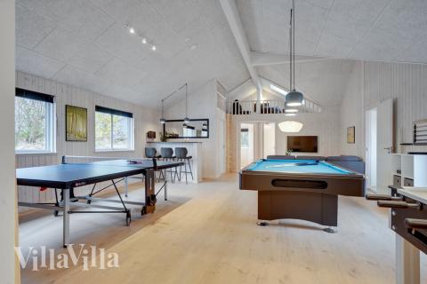 Luksushus nr. 526 til 20 personer tilbyr et stort aktivitetsrom med bl.a. biljard og dart