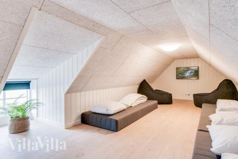 Noen av de 28 soveplassene i luksushus nr. 528 finnes på hems