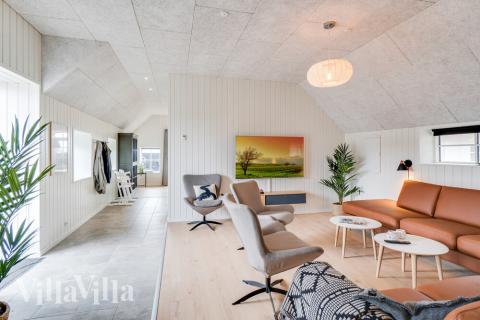 Sofakroken i luksushus nr. 528 i Vestjylland.