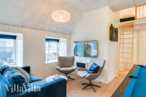 Luksushus nr. 528 til 28 personer tilbyr et stort aktivitetsrom med bl.a. biljard og dart