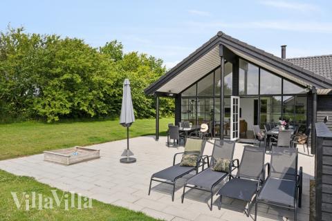 Stor terrasse i luksushus nr. 520 i Sydjylland.