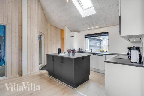 Kjøkkenet i luksushus nr. 527 er fullt utstyrt så dere lett kan lage mat til 16 personer.