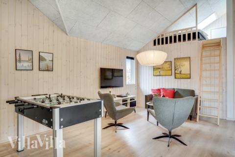 Luksushus nr. 527 til 16 personer tilbyr et stort aktivitetsrom med bl.a. biljard og dart