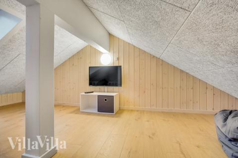 Noen av de 20 soveplassene i luksushus nr. 529 finnes på hems