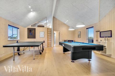 Luksushus nr. 529 til 20 personer tilbyr et stort aktivitetsrom med bl.a. biljard og dart