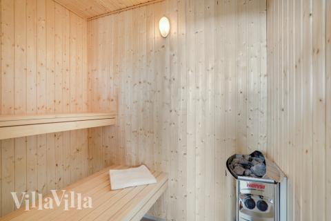 Nyt varmen i badstuen i luksushus nr. 525 til 16 personer