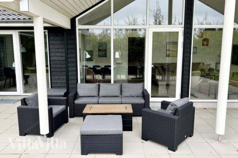 Luksushus nr. 525 har en deilig terrasse med gode hagemøbler til 16 personer.