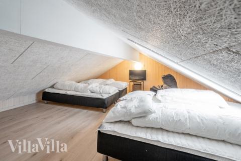 Noen av de 16 soveplassene i luksushus nr. 524 finnes på hems