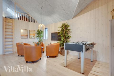 Luksushus nr. 524 til 16 personer tilbyr et stort aktivitetsrom med bl.a. biljard og dart