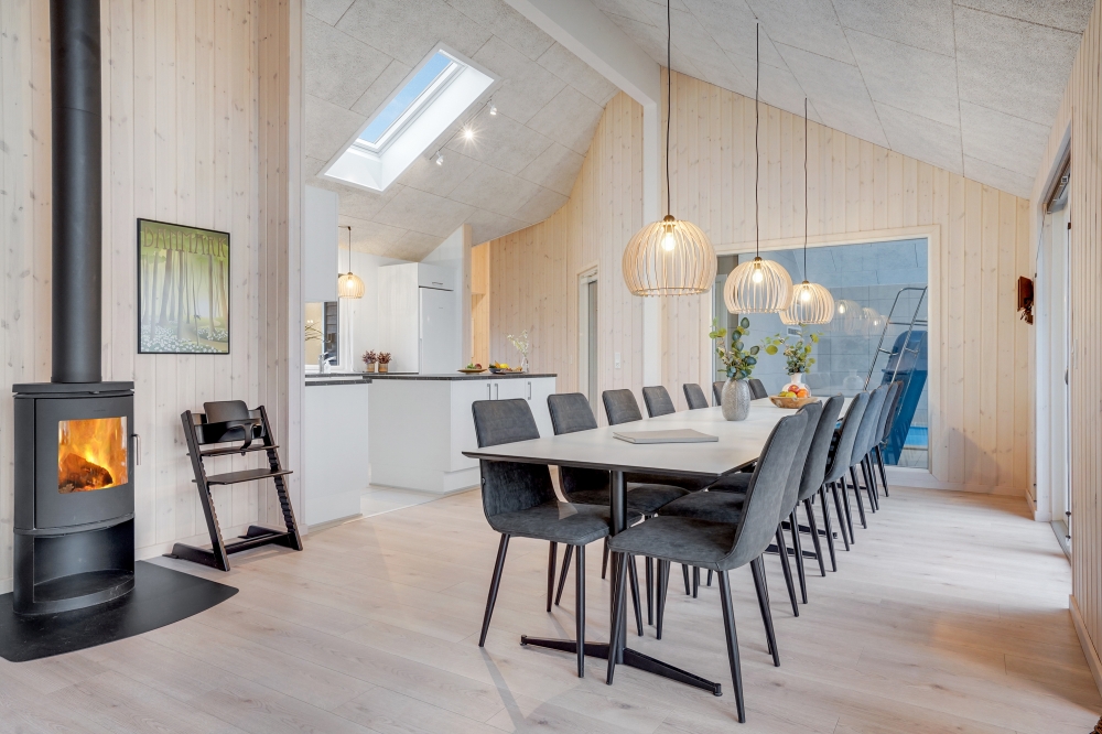 Oppholdsrom med plass til 16 i luksushus nr. 524.