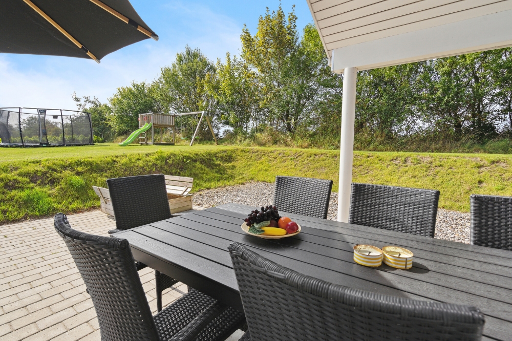 Stor terrasse i luksushus nr. 524 i Sydjylland.