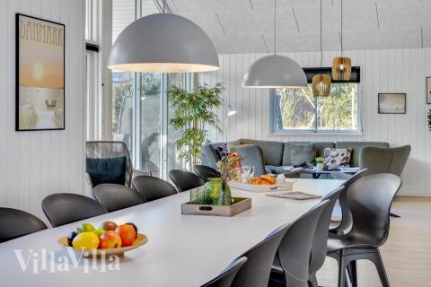 Oppholdsrom med plass til 18 i luksushus nr. 536.