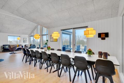 Oppholdsrom med plass til 18 i luksushus nr. 537.