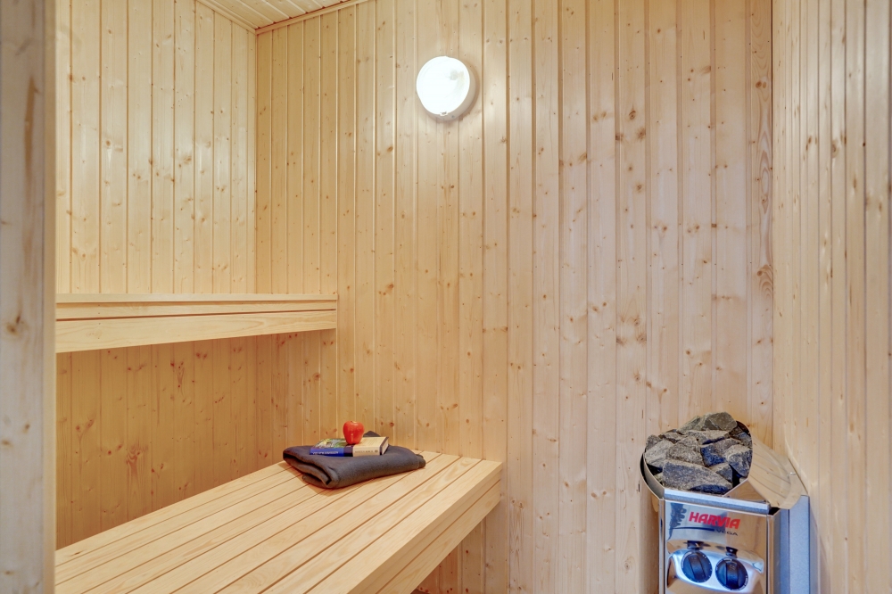 Nyt varmen i badstuen i luksushus nr. 537 til 18 personer