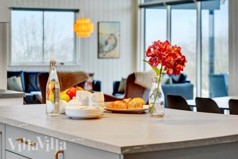 Kjøkkenet i luksushus nr. 537 er fullt utstyrt så dere lett kan lage mat til 18 personer.