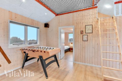 Luksushus nr. 539 til 14 personer tilbyr et stort aktivitetsrom med bl.a. biljard og dart