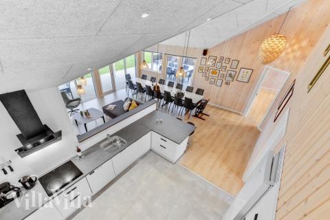 Kjøkkenet i luksushus nr. 539 i Limfjorden er godt innrettet.