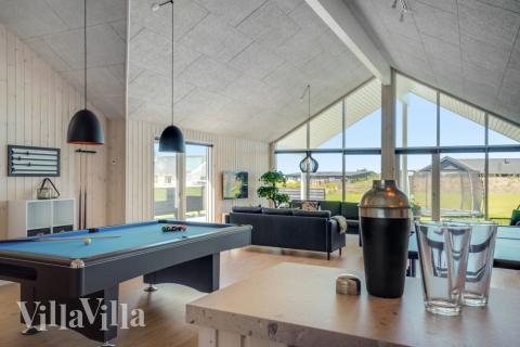Luksushus nr. 542 til 26 personer tilbyr et stort aktivitetsrom med bl.a. biljard og dart