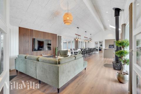 Sofakroken i luksushus nr. 546 i Limfjorden.