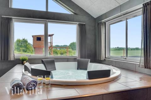 Luksushus nr. 546 er blant annet utstyrt med en deilig badstue.