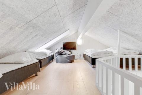 Noen av de 16 soveplassene i luksushus nr. 543 finnes på hems