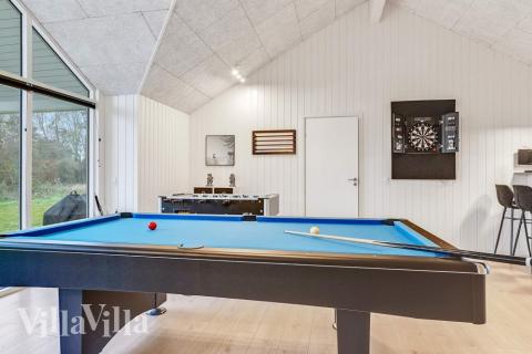 Luksushus nr. 543 til 16 personer tilbyr et stort aktivitetsrom med bl.a. biljard og dart