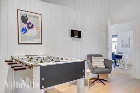 Konkurrer i feriehusets aktivitetsrom når dere besøker luksushus nr. 549 i Nordsjælland.