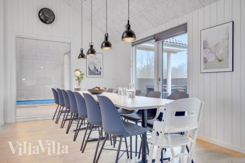 Oppholdsrom med plass til 14 i luksushus nr. 549.