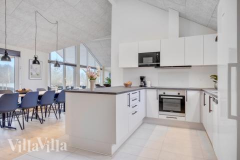 Kjøkkenet i luksushus nr. 549 er godt innrettet.