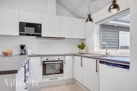 Kjøkkenet i luksushus nr. 549 er fullt utstyrt så dere lett kan lage mat til 14 personer.