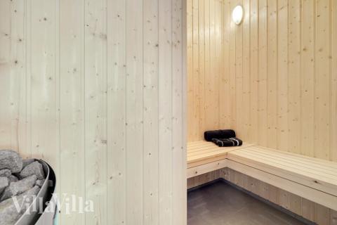 Nyt varmen i badstuen i luksushus nr. 550 til 14 personer