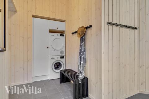 Det romslige inngangspartiet til luksushus nr. 568 i Vestjylland