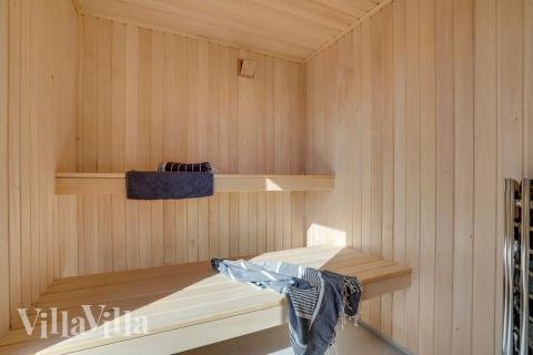 Nyt varmen i badstuen i luksushus nr. 558 til 18 personer