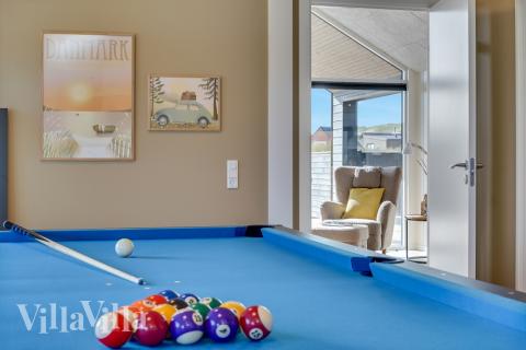 Luksushus nr. 558 til 18 personer tilbyr et stort aktivitetsrom med bl.a. biljard og dart