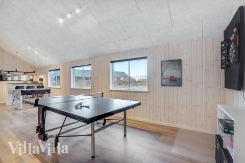 Luksushus nr. 545 til 18 personer tilbyr et stort aktivitetsrom med bl.a. biljard og dart