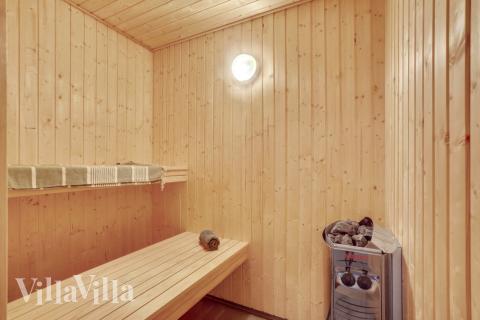 Nyt varmen i badstuen i luksushus nr. 545 til 18 personer