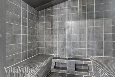 Nyt varmen i badstuen i luksushus nr. 570 til 14 personer