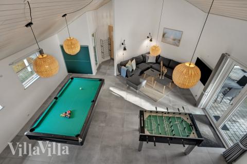 Luksushus nr. 571 til 22 personer tilbyr et stort aktivitetsrom med bl.a. biljard og dart