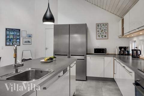 Kjøkkenet i luksushus nr. 571 er fullt utstyrt så dere lett kan lage mat til 22 personer.