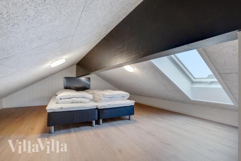 Noen av de 24 soveplassene i luksushus nr. 551 finnes på hems