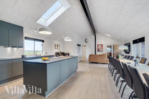 Kjøkkenet i luksushus nr. 551 er fullt utstyrt så dere lett kan lage mat til 24 personer.