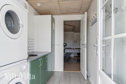 Det romslige inngangspartiet til luksushus nr. 572 i Vestjylland