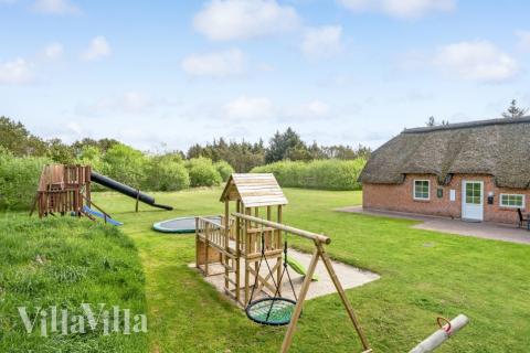 I tillegg til alle aktivitetsmulighetene i husets bassengavdeling, tilbyr også luksushus nr. 573 mengder av utendørsaktiviteter