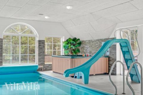 Nyt varmen i boblebadet i luksushus nr. 573 i Vestjylland