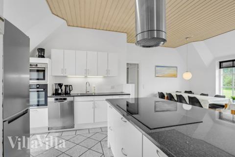 Kjøkkenet i luksushus nr. 576 er fullt utstyrt så dere lett kan lage mat til 14 personer.