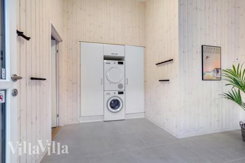 Det romslige inngangspartiet til luksushus nr. 553 i Nordjylland