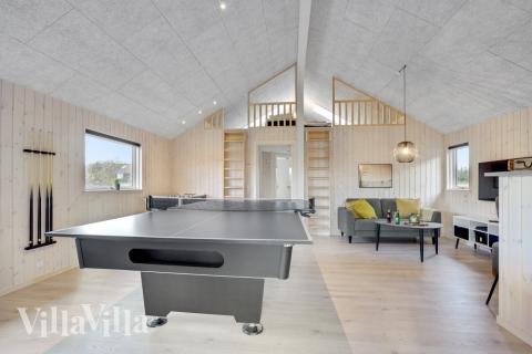 Luksushus nr. 553 til 16 personer tilbyr et stort aktivitetsrom med bl.a. biljard og dart