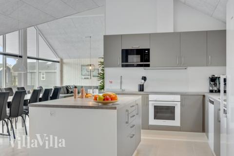 Kjøkkenet i luksushus nr. 553 er godt innrettet.