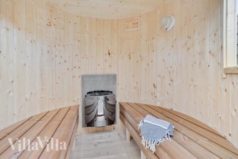 Nyt varmen i badstuen i luksushus nr. 553 til 16 personer