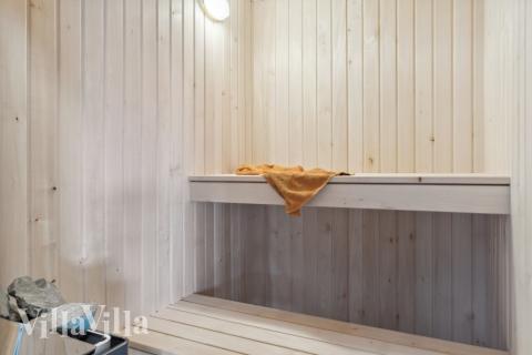 Nyt varmen i badstuen i luksushus nr. 577 til 18 personer